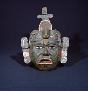 Máscara funerária de Tikal, Petén, Guatemala, período clássico inicial (c.200-600 dC) (jade, madrepérola e pirita) (ver também 238269)